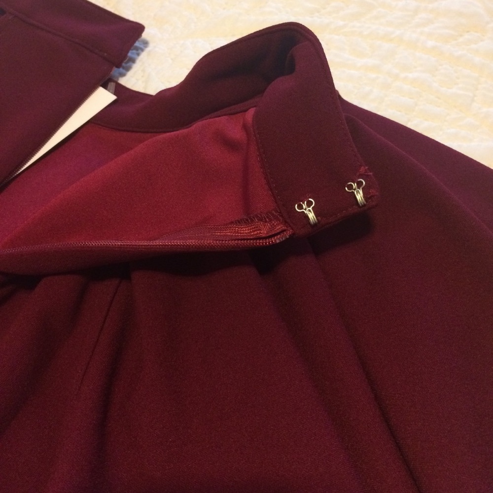 Flirty Bodycon Dress - Picture 5 of 6